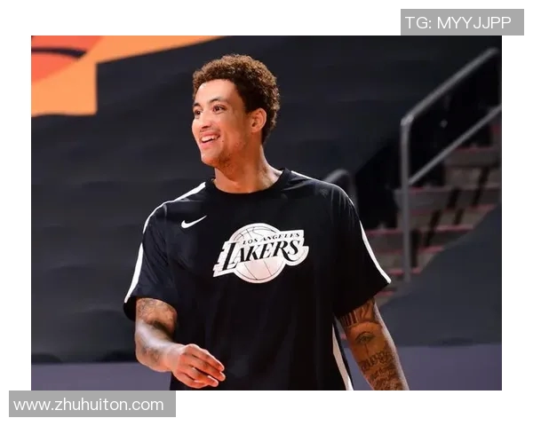 凯尔库兹马如何在NBA赛场上展现个人风采与团队合作精神 凯尔库兹马如何在NBA赛场上展现个人风采与团队合作精神